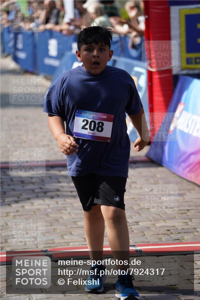 13.06.2025 - Holstenköstenlauf Felixshl http://msf.ph/oto/7924317 13.06.2025 16:10:51 Laufen 206, 207, 208 meine-sportfotos.de