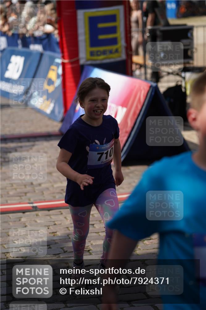 13.06.2025 - Holstenköstenlauf Felixshl http://msf.ph/oto/7924371 13.06.2025 16:12:14 Laufen 710, 715 meine-sportfotos.de