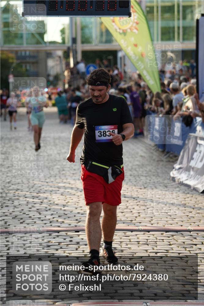 13.06.2025 - Holstenköstenlauf Felixshl http://msf.ph/oto/7924380 13.06.2025 20:00:09 Laufen 2254, 3836 meine-sportfotos.de