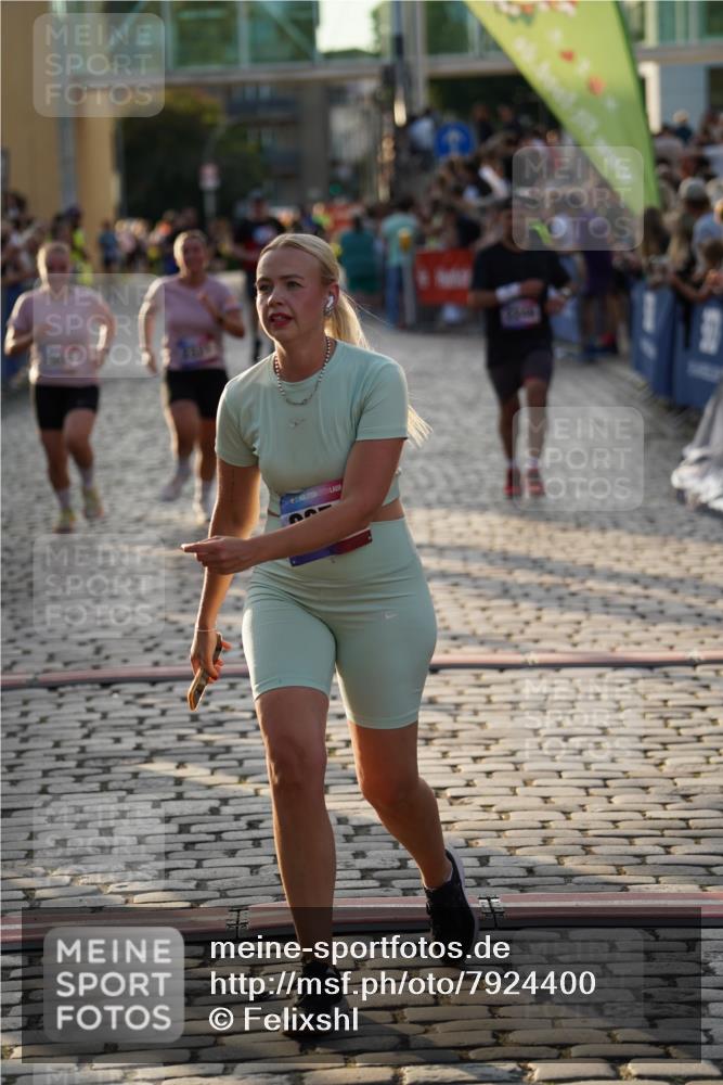 13.06.2025 - Holstenköstenlauf Felixshl http://msf.ph/oto/7924400 13.06.2025 20:00:16 Laufen 2248, 2249, 2254, 2301, 2321, 3187 meine-sportfotos.de