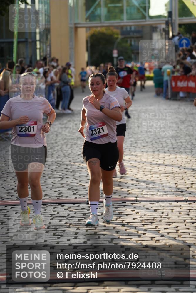 13.06.2025 - Holstenköstenlauf Felixshl http://msf.ph/oto/7924408 13.06.2025 20:00:18 Laufen 2248, 2249, 2254, 2301, 2321, 3187 meine-sportfotos.de