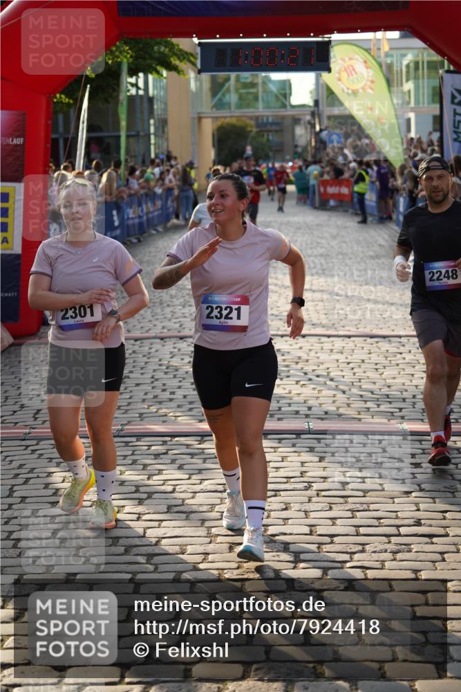 13.06.2025 - Holstenköstenlauf Felixshl http://msf.ph/oto/7924418 13.06.2025 20:00:20 Laufen 2248, 2249, 2301, 2321, 3083, 3187 meine-sportfotos.de