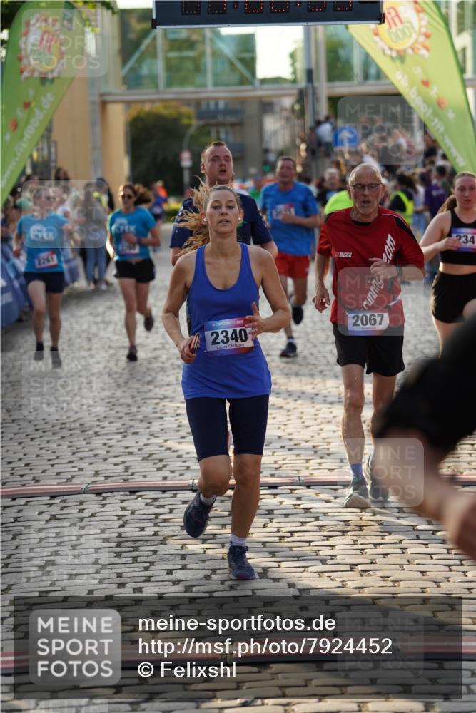 13.06.2025 - Holstenköstenlauf Felixshl http://msf.ph/oto/7924452 13.06.2025 20:00:32 Laufen 2067, 2111, 2237, 2260, 2261, 2340, 2341, 2360, 2927, 3083, 3623, 3763, 3985 meine-sportfotos.de
