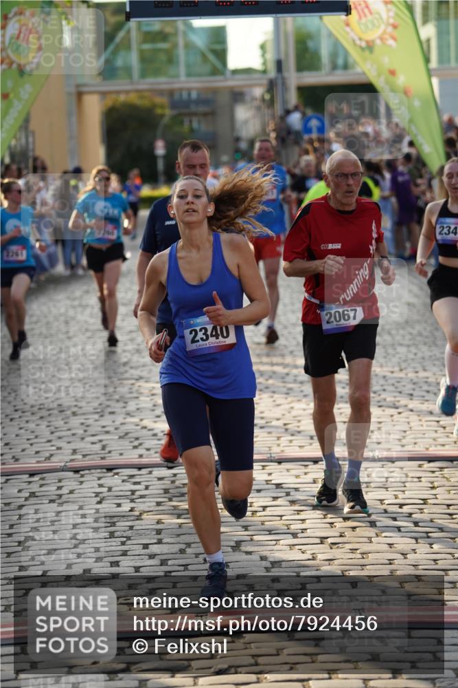 13.06.2025 - Holstenköstenlauf Felixshl http://msf.ph/oto/7924456 13.06.2025 20:00:33 Laufen 2067, 2111, 2237, 2260, 2261, 2340, 2341, 2360, 2927, 3623, 3763, 3985 meine-sportfotos.de