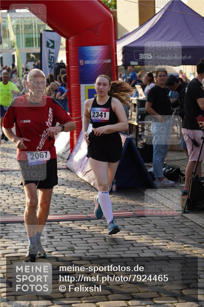 13.06.2025 - Holstenköstenlauf Felixshl http://msf.ph/oto/7924465 13.06.2025 20:00:34 Laufen 2067, 2111, 2237, 2260, 2261, 2340, 2341, 2360, 2927, 3623, 3763, 3985 meine-sportfotos.de