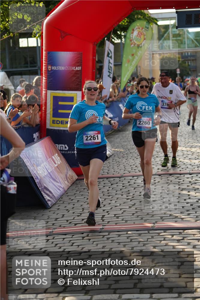 13.06.2025 - Holstenköstenlauf Felixshl http://msf.ph/oto/7924473 13.06.2025 20:00:36 Laufen 2067, 2111, 2140, 2237, 2260, 2261, 2341, 2360, 2927, 3576, 3623, 3763, 3985 meine-sportfotos.de