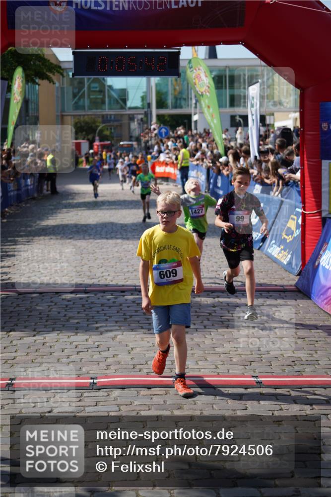 13.06.2025 - Holstenköstenlauf Felixshl http://msf.ph/oto/7924506 13.06.2025 16:20:43 Laufen 99, 157, 217, 228, 498, 609, 618, 889, 1398, 1427 meine-sportfotos.de