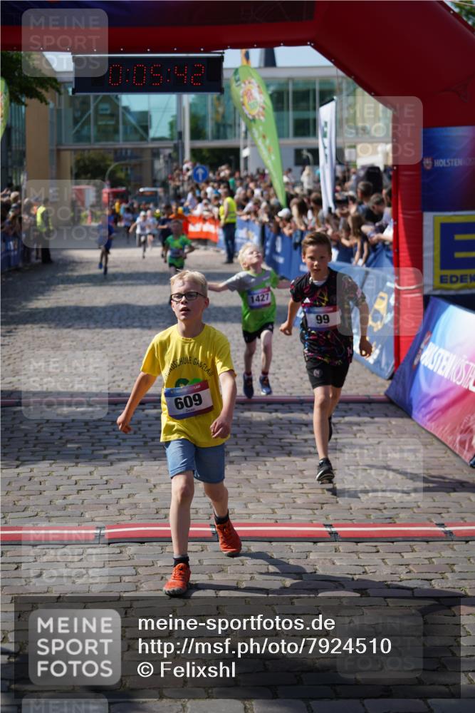 13.06.2025 - Holstenköstenlauf Felixshl http://msf.ph/oto/7924510 13.06.2025 16:20:43 Laufen 99, 157, 217, 228, 498, 609, 618, 889, 1398, 1427 meine-sportfotos.de