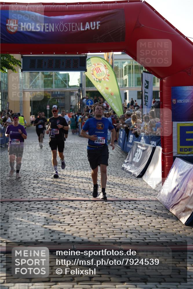 13.06.2025 - Holstenköstenlauf Felixshl http://msf.ph/oto/7924539 13.06.2025 20:01:07 Laufen 2380, 2406, 2728, 2763, 2841, 3138, 3934 meine-sportfotos.de