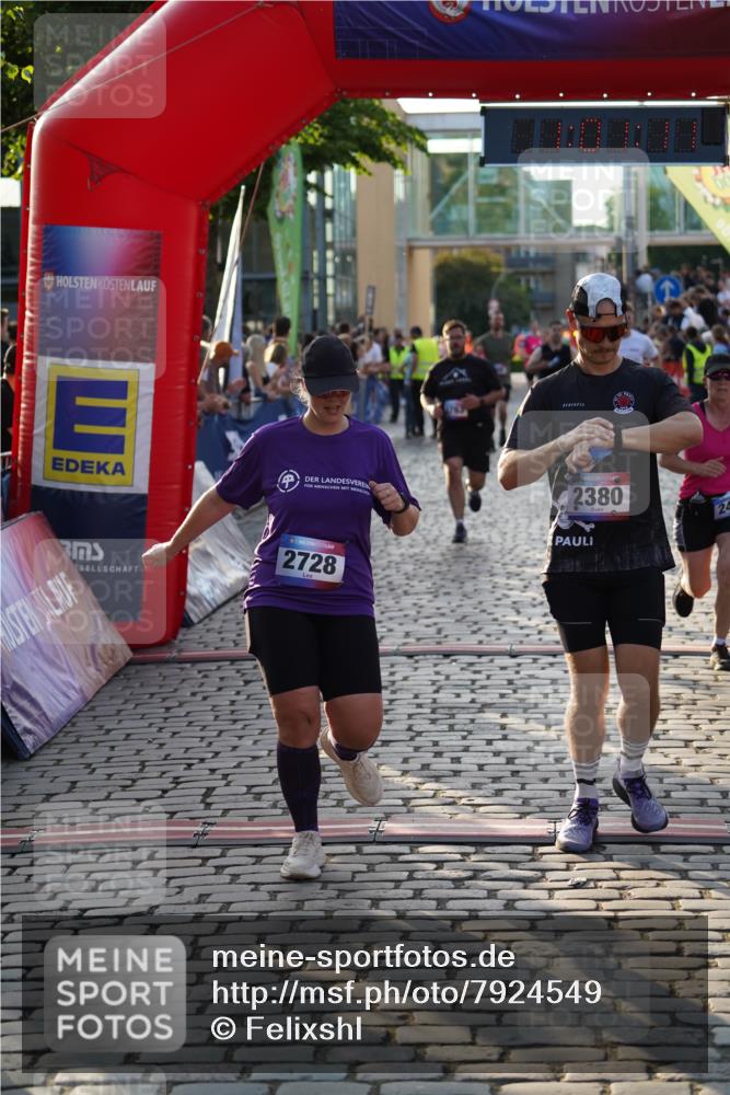 13.06.2025 - Holstenköstenlauf Felixshl http://msf.ph/oto/7924549 13.06.2025 20:01:10 Laufen 2380, 2406, 2728, 2763, 2766, 2841, 2889, 3138, 3170, 3174, 3934, 3986 meine-sportfotos.de