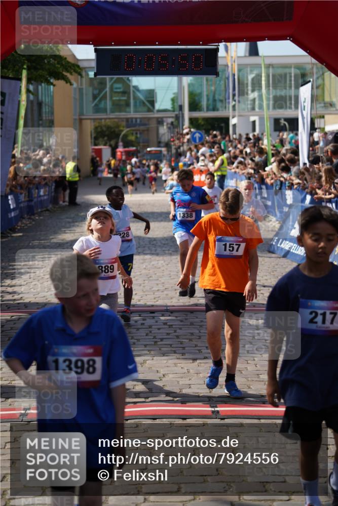 13.06.2025 - Holstenköstenlauf Felixshl http://msf.ph/oto/7924556 13.06.2025 16:20:51 Laufen 157, 217, 228, 344, 357, 889, 1001, 1338, 1398, 1849 meine-sportfotos.de