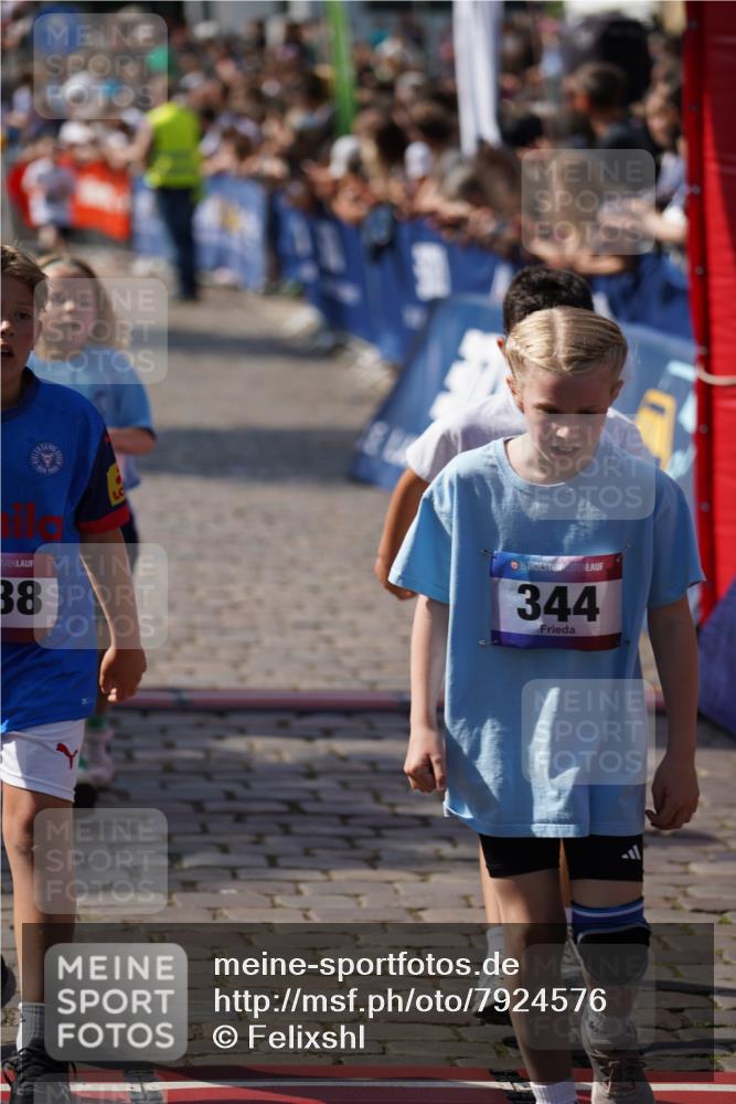 13.06.2025 - Holstenköstenlauf Felixshl http://msf.ph/oto/7924576 13.06.2025 16:20:55 Laufen 228, 344, 357, 983, 1001, 1054, 1144, 1277, 1338, 1397, 1849 meine-sportfotos.de