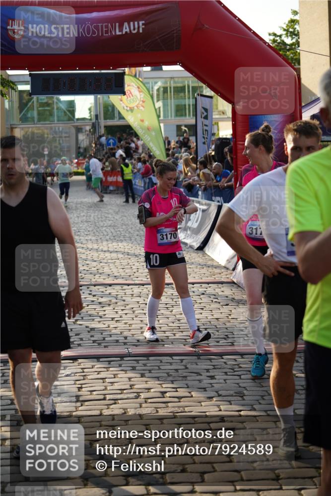 13.06.2025 - Holstenköstenlauf Felixshl http://msf.ph/oto/7924589 13.06.2025 20:01:21 Laufen 2889, 3170, 3174, 3959 meine-sportfotos.de