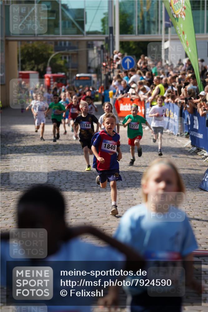 13.06.2025 - Holstenköstenlauf Felixshl http://msf.ph/oto/7924590 13.06.2025 16:20:58 Laufen 357, 358, 891, 983, 993, 1054, 1143, 1144, 1277, 1397, 1415, 1849 meine-sportfotos.de