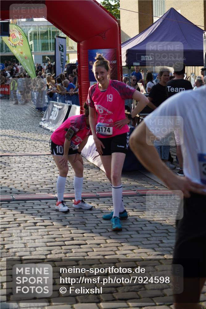 13.06.2025 - Holstenköstenlauf Felixshl http://msf.ph/oto/7924598 13.06.2025 20:01:24 Laufen 2439, 3782, 3959 meine-sportfotos.de