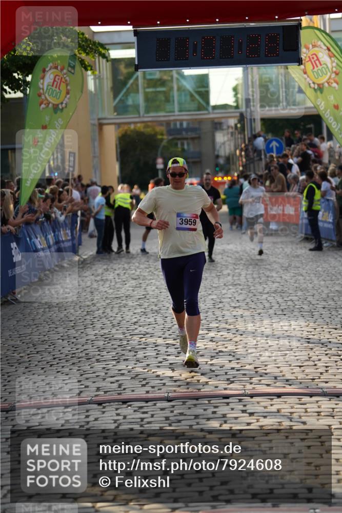 13.06.2025 - Holstenköstenlauf Felixshl http://msf.ph/oto/7924608 13.06.2025 20:01:27 Laufen 2439, 3782, 3959 meine-sportfotos.de