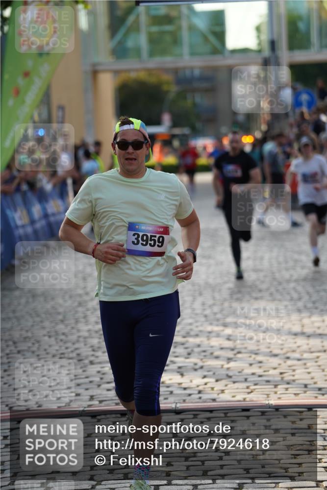 13.06.2025 - Holstenköstenlauf Felixshl http://msf.ph/oto/7924618 13.06.2025 20:01:28 Laufen 2439, 3782, 3959 meine-sportfotos.de