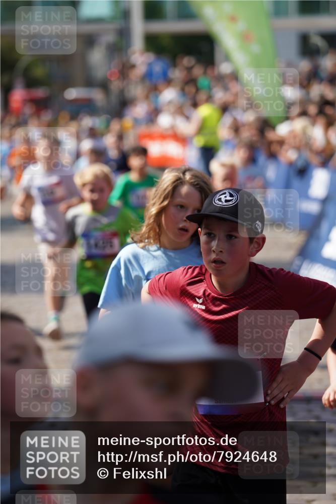 13.06.2025 - Holstenköstenlauf Felixshl http://msf.ph/oto/7924648 13.06.2025 16:21:10 Laufen 8, 19, 54, 156, 335, 349, 350, 352, 361, 492, 722, 743, 749, 882, 884, 1003, 1061, 1075, 1275, 1330, 1416, 1425 meine-sportfotos.de