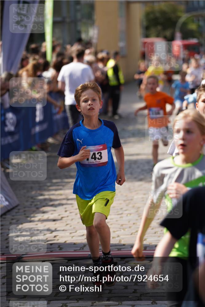 13.06.2025 - Holstenköstenlauf Felixshl http://msf.ph/oto/7924654 13.06.2025 16:21:12 Laufen 8, 19, 54, 156, 335, 349, 350, 361, 362, 492, 557, 617, 743, 749, 882, 884, 893, 1003, 1061, 1075, 1275, 1330, 1425 meine-sportfotos.de