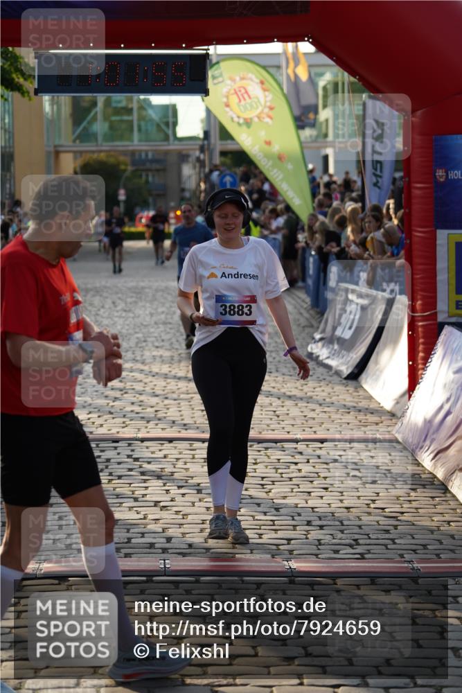13.06.2025 - Holstenköstenlauf Felixshl http://msf.ph/oto/7924659 13.06.2025 20:01:54 Laufen 2536, 3883, 3933 meine-sportfotos.de