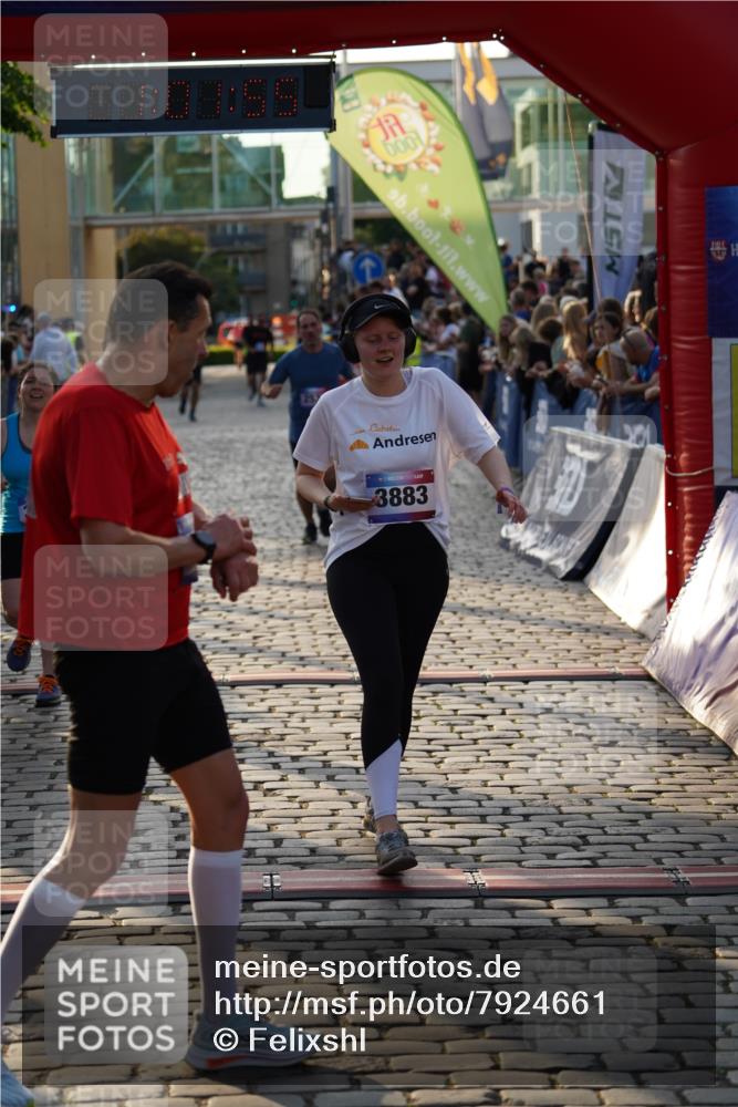 13.06.2025 - Holstenköstenlauf Felixshl http://msf.ph/oto/7924661 13.06.2025 20:01:54 Laufen 2536, 3883, 3933 meine-sportfotos.de