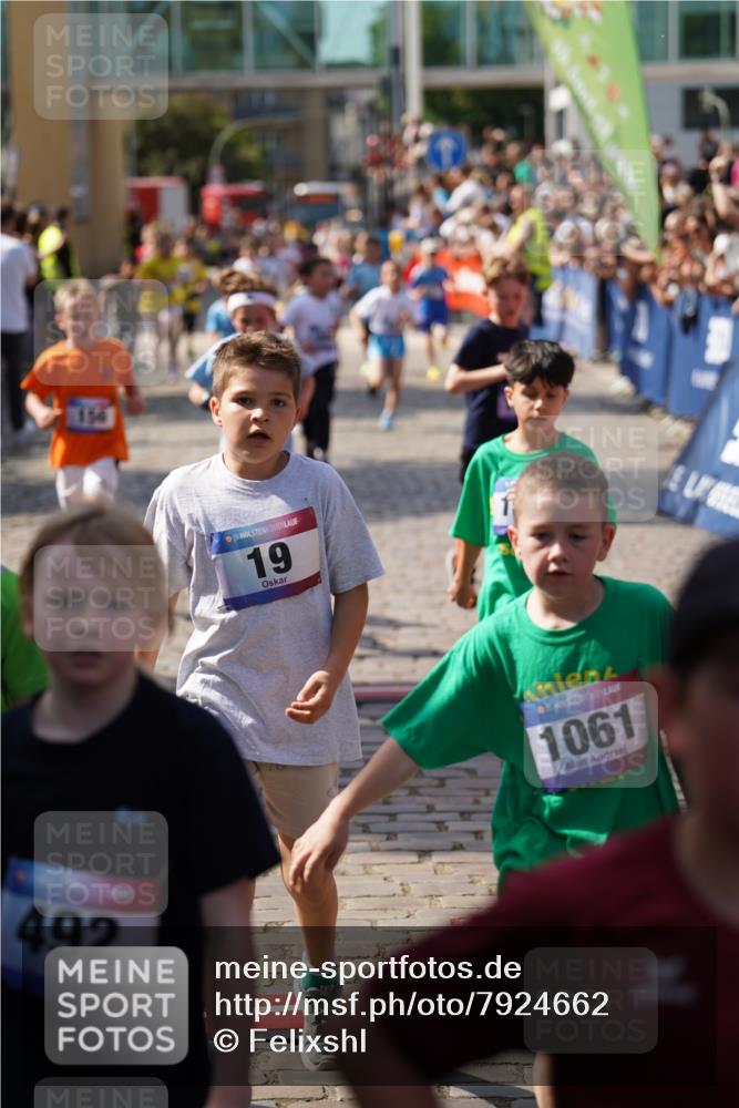 13.06.2025 - Holstenköstenlauf Felixshl http://msf.ph/oto/7924662 13.06.2025 16:21:13 Laufen 8, 19, 54, 156, 335, 349, 350, 361, 362, 492, 557, 617, 743, 749, 882, 884, 893, 990, 1003, 1061, 1075, 1176, 1275, 1330, 1425 meine-sportfotos.de