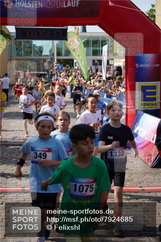 13.06.2025 - Holstenköstenlauf Felixshl http://msf.ph/oto/7924685 13.06.2025 16:21:18 Laufen 8, 54, 156, 161, 335, 349, 350, 362, 471, 477, 485, 557, 613, 617, 733, 749, 882, 884, 893, 990, 1072, 1139, 1176, 1330, 1434, 1937 meine-sportfotos.de