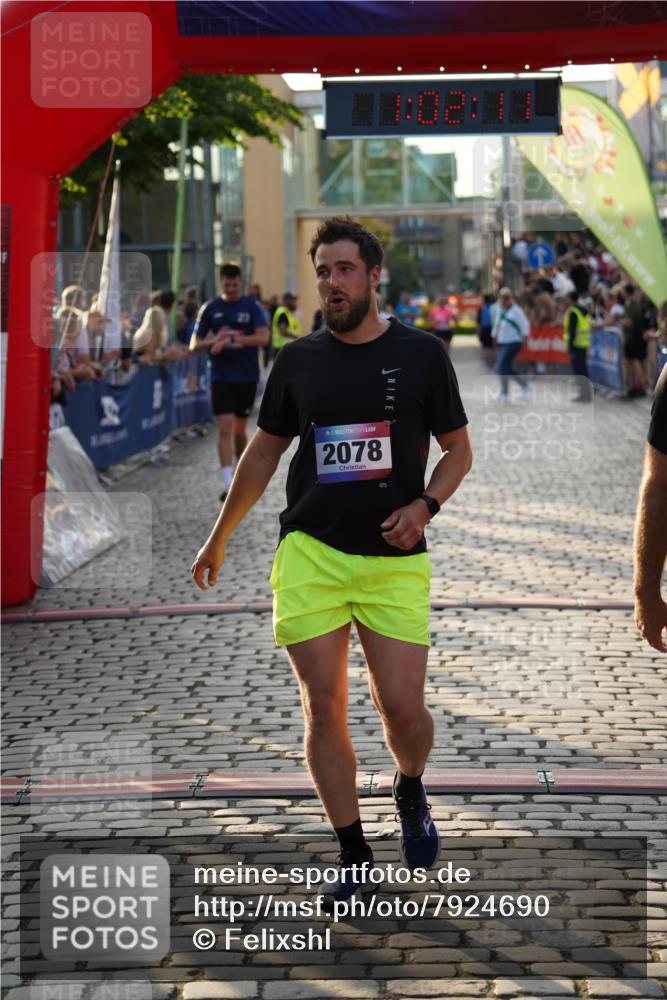 13.06.2025 - Holstenköstenlauf Felixshl http://msf.ph/oto/7924690 13.06.2025 20:02:10 Laufen 2078, 2127, 2275, 2336, 2337, 3682 meine-sportfotos.de