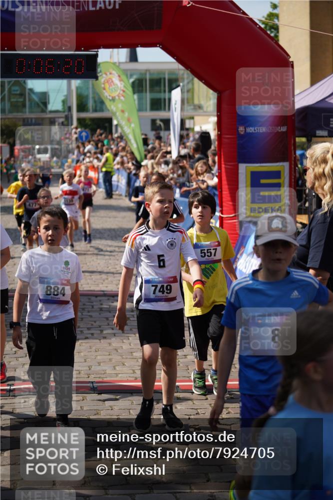 13.06.2025 - Holstenköstenlauf Felixshl http://msf.ph/oto/7924705 13.06.2025 16:21:21 Laufen 8, 54, 161, 350, 362, 471, 477, 485, 487, 557, 613, 617, 733, 749, 882, 893, 990, 1072, 1139, 1176, 1434, 1937 meine-sportfotos.de