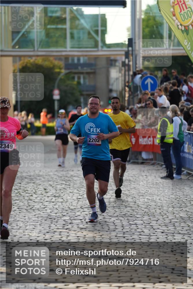 13.06.2025 - Holstenköstenlauf Felixshl http://msf.ph/oto/7924716 13.06.2025 20:02:21 Laufen 2202, 2349, 3075 meine-sportfotos.de