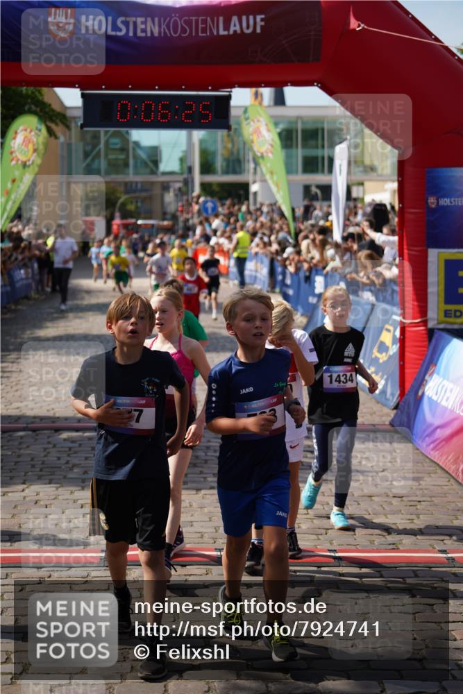 13.06.2025 - Holstenköstenlauf Felixshl http://msf.ph/oto/7924741 13.06.2025 16:21:27 Laufen 161, 471, 484, 487, 622, 626, 628, 733, 877, 1058, 1064, 1072, 1134, 1228, 1434, 1937 meine-sportfotos.de
