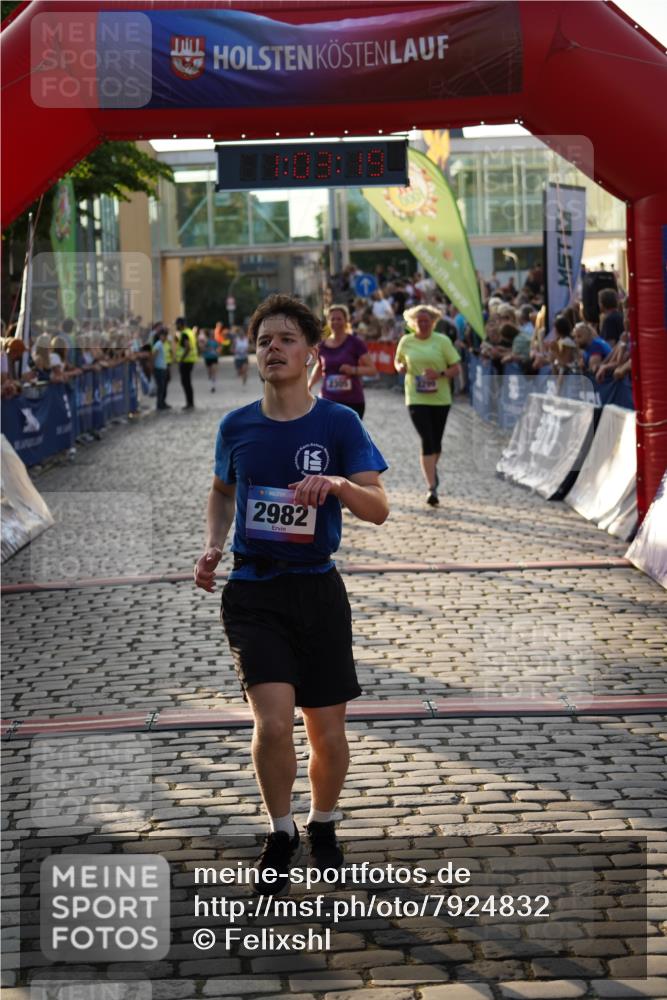 13.06.2025 - Holstenköstenlauf Felixshl http://msf.ph/oto/7924832 13.06.2025 20:03:18 Laufen 2299, 2305, 2982, 3067, 3758 meine-sportfotos.de