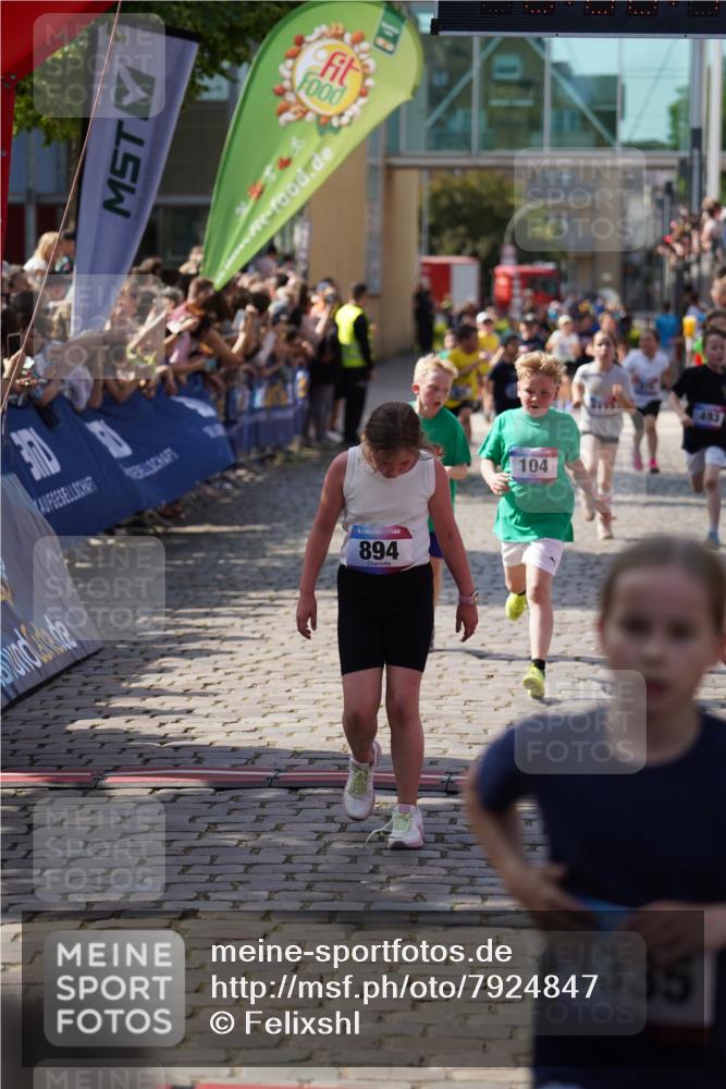 13.06.2025 - Holstenköstenlauf Felixshl http://msf.ph/oto/7924847 13.06.2025 16:21:49 Laufen 6, 104, 111, 120, 219, 472, 475, 493, 623, 753, 875, 876, 894, 982, 1173, 1223, 1282, 1335, 1847, 1931 meine-sportfotos.de