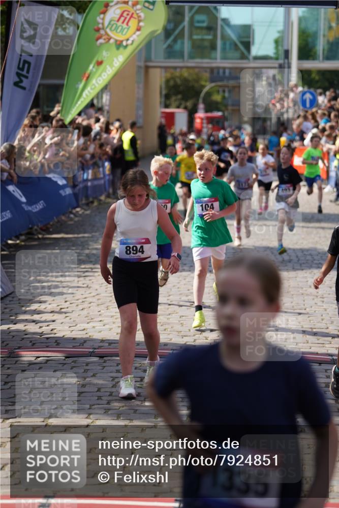 13.06.2025 - Holstenköstenlauf Felixshl http://msf.ph/oto/7924851 13.06.2025 16:21:49 Laufen 6, 104, 111, 120, 219, 472, 475, 493, 623, 753, 875, 876, 894, 982, 1173, 1223, 1282, 1335, 1847, 1931 meine-sportfotos.de