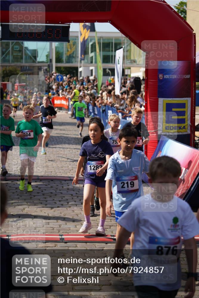 13.06.2025 - Holstenköstenlauf Felixshl http://msf.ph/oto/7924857 13.06.2025 16:21:51 Laufen 104, 111, 120, 219, 472, 475, 493, 620, 623, 721, 753, 875, 894, 982, 1173, 1177, 1223, 1282, 1325, 1847 meine-sportfotos.de