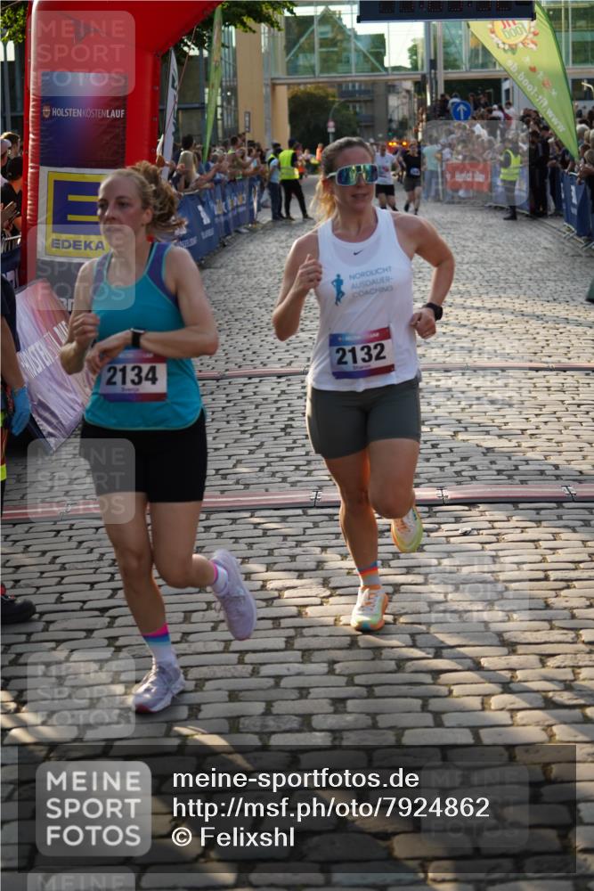 13.06.2025 - Holstenköstenlauf Felixshl http://msf.ph/oto/7924862 13.06.2025 20:03:31 Laufen 2051, 2132, 2134, 3696 meine-sportfotos.de
