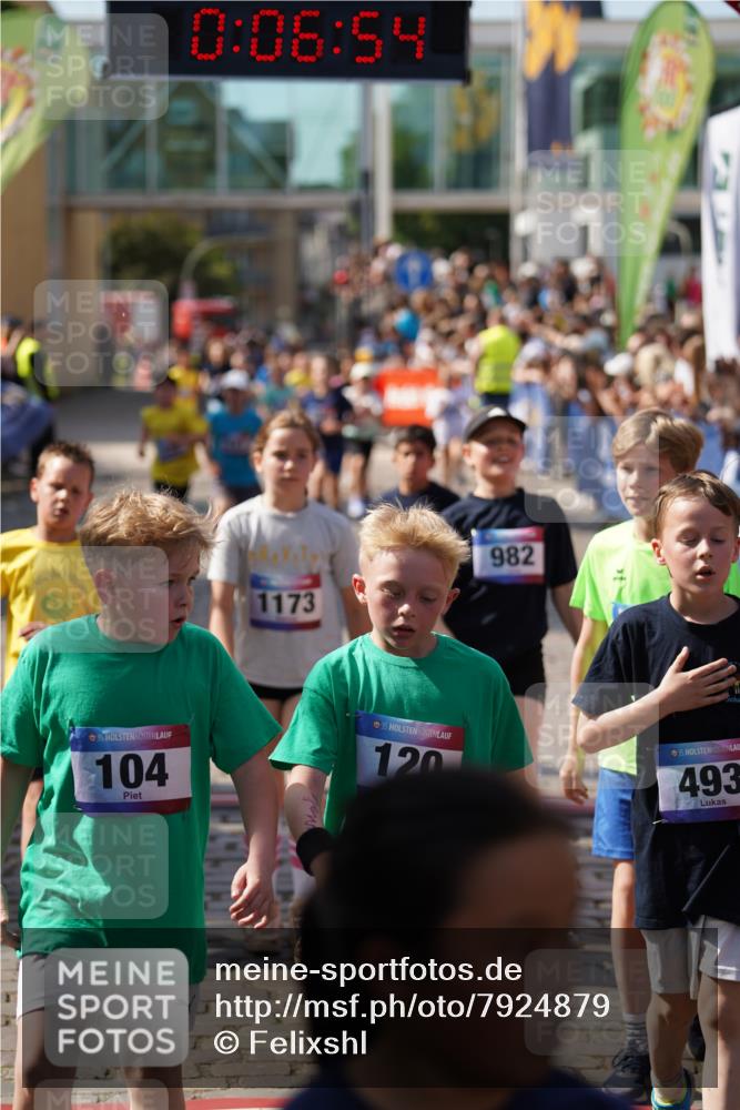13.06.2025 - Holstenköstenlauf Felixshl http://msf.ph/oto/7924879 13.06.2025 16:21:55 Laufen 104, 111, 120, 475, 493, 494, 620, 623, 721, 748, 875, 888, 982, 984, 1005, 1173, 1177, 1325, 1819, 1847 meine-sportfotos.de