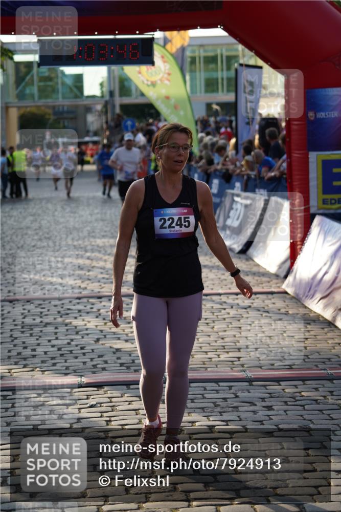 13.06.2025 - Holstenköstenlauf Felixshl http://msf.ph/oto/7924913 13.06.2025 20:03:45 Laufen 2245, 3109, 3825, 3932 meine-sportfotos.de