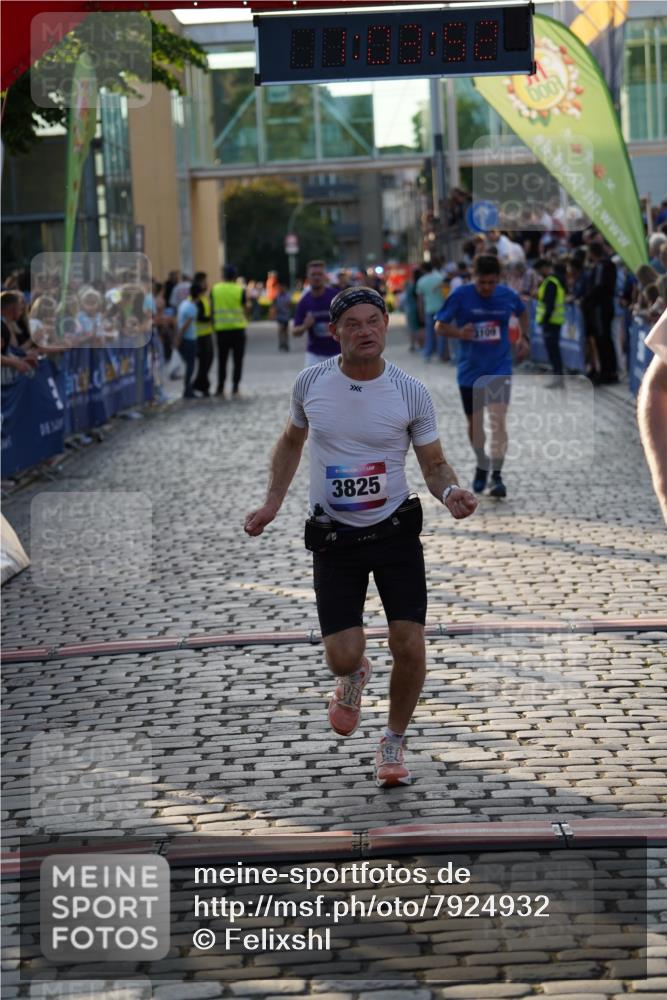 13.06.2025 - Holstenköstenlauf Felixshl http://msf.ph/oto/7924932 13.06.2025 20:03:51 Laufen 2820, 3109, 3825, 3932 meine-sportfotos.de
