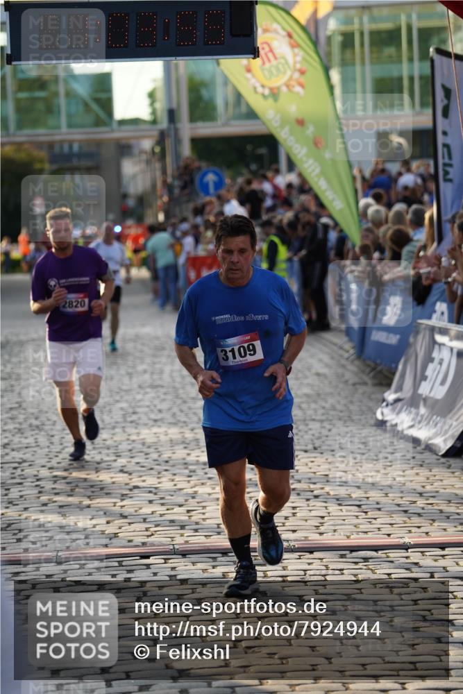 13.06.2025 - Holstenköstenlauf Felixshl http://msf.ph/oto/7924944 13.06.2025 20:03:54 Laufen 2708, 2820, 3109, 3825 meine-sportfotos.de