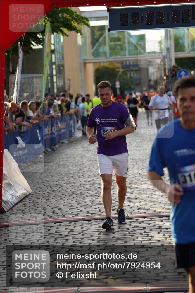 13.06.2025 - Holstenköstenlauf Felixshl http://msf.ph/oto/7924954 13.06.2025 20:03:56 Laufen 2708, 2820, 3109 meine-sportfotos.de