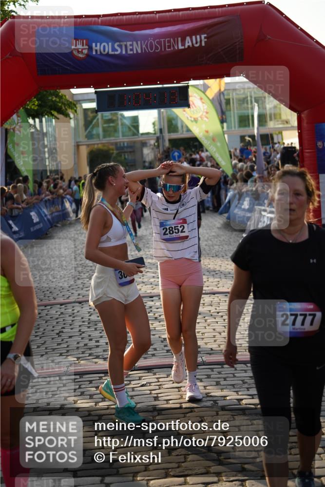 13.06.2025 - Holstenköstenlauf Felixshl http://msf.ph/oto/7925006 13.06.2025 20:04:12 Laufen 2334, 2400, 2535, 2579, 2717, 2751, 2777, 2852, 3668 meine-sportfotos.de
