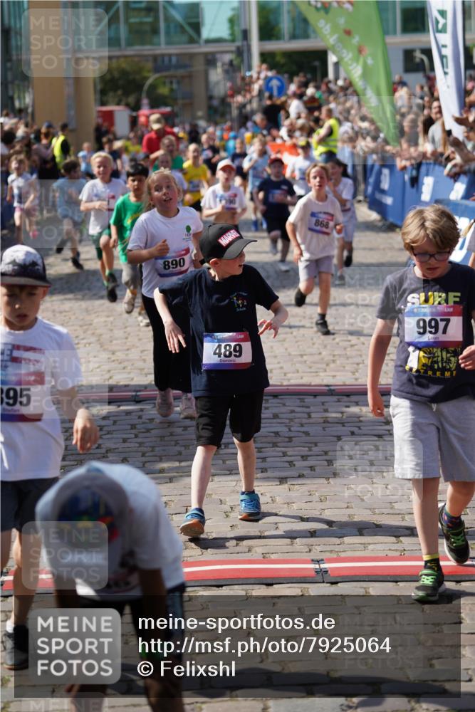 13.06.2025 - Holstenköstenlauf Felixshl http://msf.ph/oto/7925064 13.06.2025 16:22:40 Laufen 45, 50, 123, 125, 214, 225, 347, 354, 489, 606, 720, 868, 869, 881, 886, 887, 890, 895, 987, 991, 997, 1004, 1073, 1138, 1142, 1218, 1279, 1336, 1390, 1823, 1936 meine-sportfotos.de