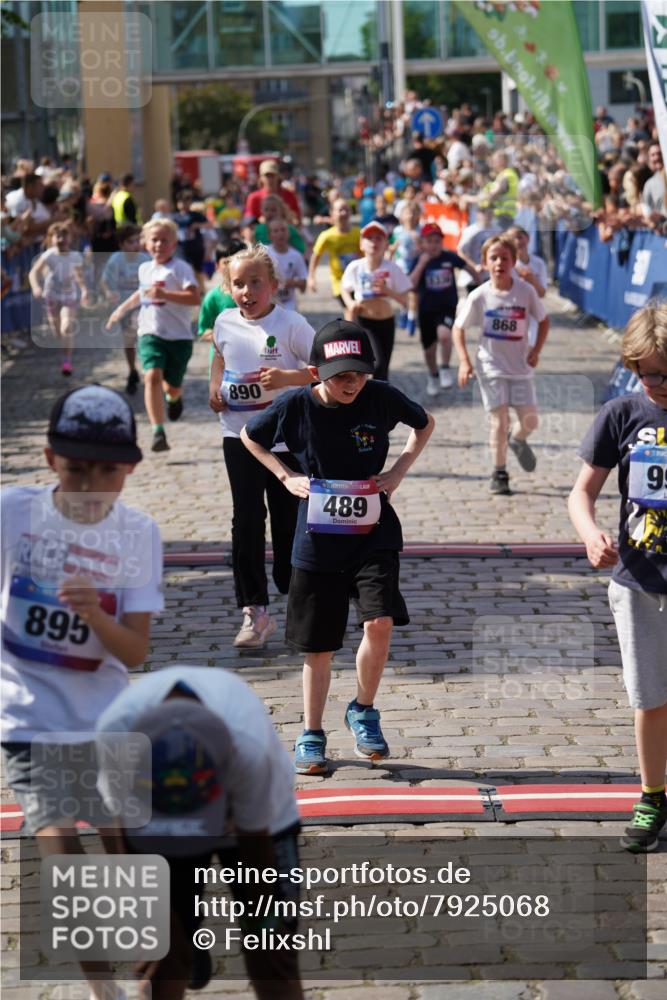 13.06.2025 - Holstenköstenlauf Felixshl http://msf.ph/oto/7925068 13.06.2025 16:22:40 Laufen 45, 50, 123, 125, 214, 225, 347, 354, 489, 606, 720, 868, 869, 881, 886, 887, 890, 895, 987, 991, 997, 1004, 1073, 1138, 1142, 1218, 1279, 1336, 1390, 1823, 1936 meine-sportfotos.de