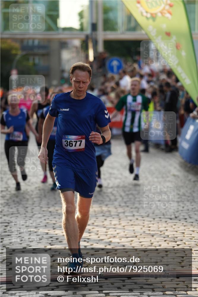 13.06.2025 - Holstenköstenlauf Felixshl http://msf.ph/oto/7925069 13.06.2025 20:04:46 Laufen 2422, 2500, 2501, 2560, 3175, 3185, 3677 meine-sportfotos.de