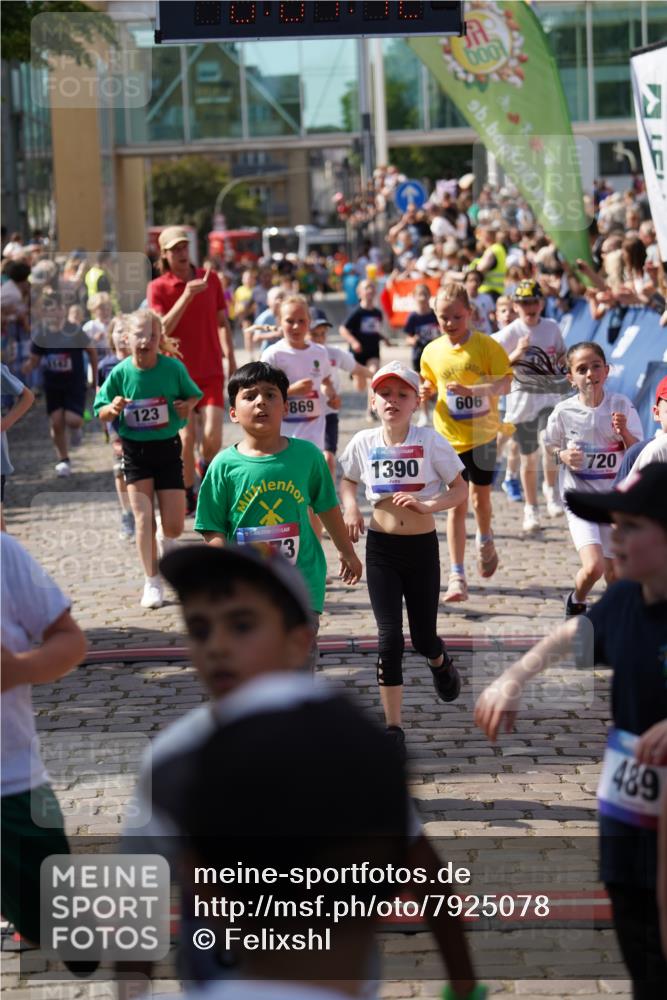 13.06.2025 - Holstenköstenlauf Felixshl http://msf.ph/oto/7925078 13.06.2025 16:22:43 Laufen 45, 50, 123, 125, 214, 225, 347, 354, 606, 608, 720, 868, 869, 881, 886, 887, 890, 895, 987, 991, 1004, 1073, 1138, 1142, 1218, 1336, 1390, 1823, 1866, 1936 meine-sportfotos.de