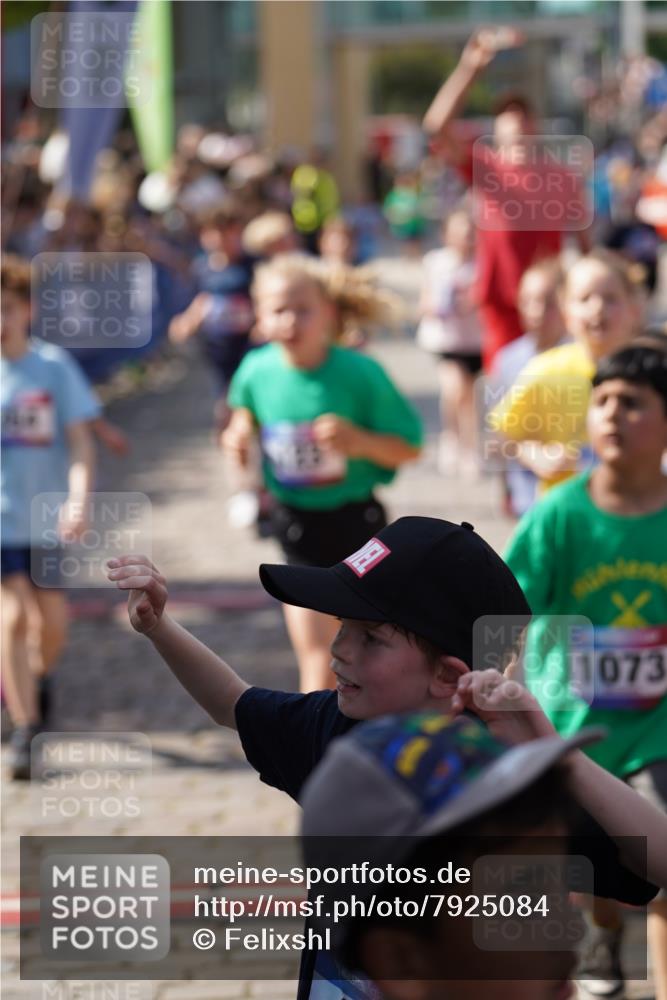 13.06.2025 - Holstenköstenlauf Felixshl http://msf.ph/oto/7925084 13.06.2025 16:22:45 Laufen 45, 50, 123, 125, 214, 225, 347, 354, 606, 608, 720, 868, 869, 881, 886, 887, 991, 1004, 1073, 1138, 1142, 1218, 1336, 1390, 1804, 1823, 1866, 1936 meine-sportfotos.de