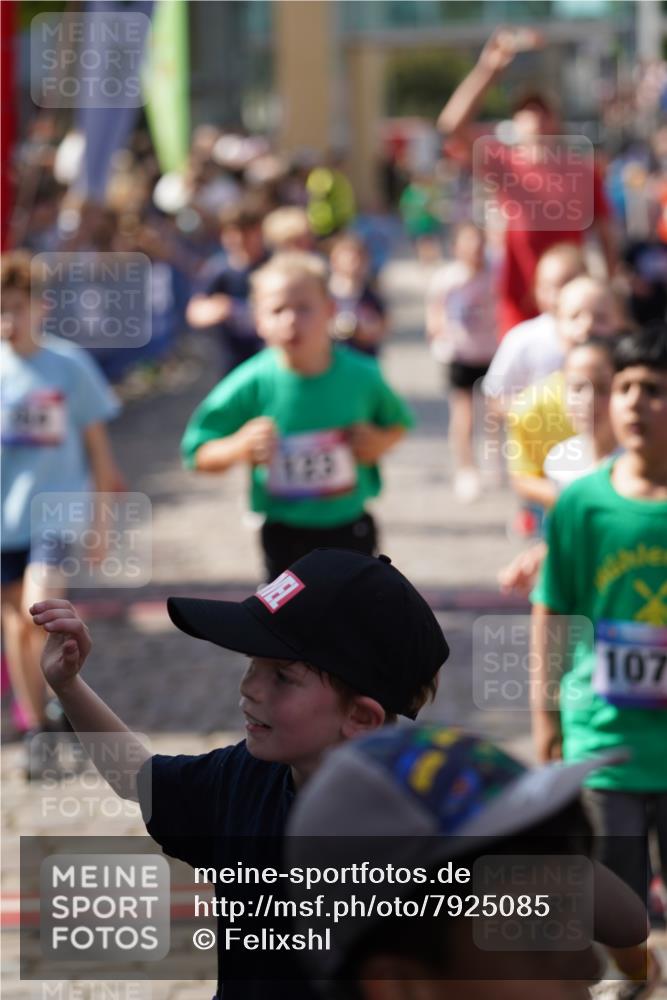 13.06.2025 - Holstenköstenlauf Felixshl http://msf.ph/oto/7925085 13.06.2025 16:22:45 Laufen 45, 50, 123, 125, 214, 225, 347, 354, 606, 608, 720, 868, 869, 881, 886, 887, 991, 1004, 1073, 1138, 1142, 1218, 1336, 1390, 1804, 1823, 1866, 1936 meine-sportfotos.de