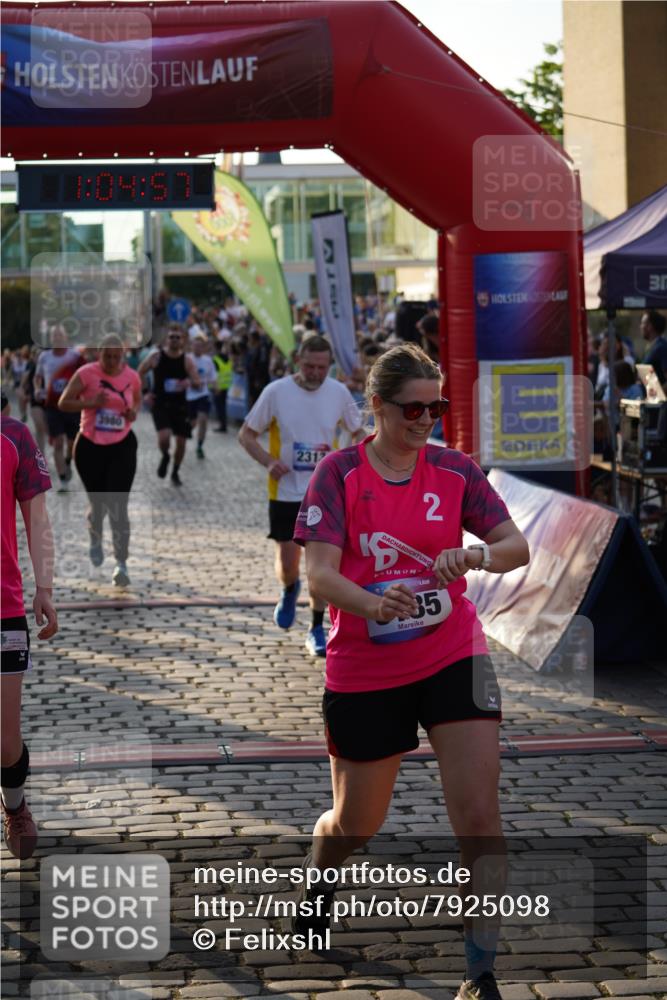 13.06.2025 - Holstenköstenlauf Felixshl http://msf.ph/oto/7925098 13.06.2025 20:04:56 Laufen 2025, 2128, 2228, 2246, 2313, 2826, 3175, 3185, 3614, 3632, 3725, 3960, 3980 meine-sportfotos.de
