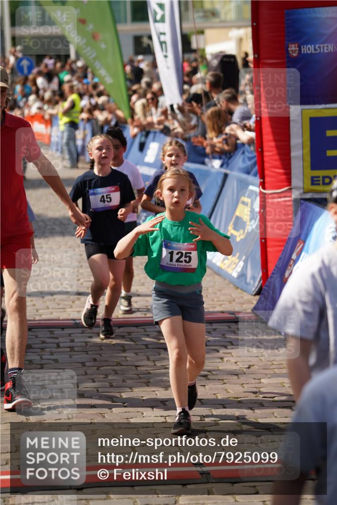 13.06.2025 - Holstenköstenlauf Felixshl http://msf.ph/oto/7925099 13.06.2025 16:22:48 Laufen 45, 50, 123, 125, 214, 225, 347, 603, 606, 608, 869, 880, 881, 886, 887, 1004, 1138, 1142, 1179, 1218, 1804, 1813, 1823, 1866 meine-sportfotos.de